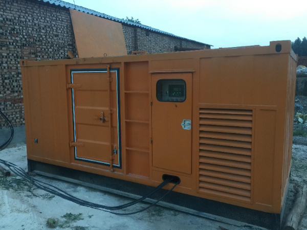 丹巴发电机组长期使用中，电缆线的敷设路径有哪些要求？